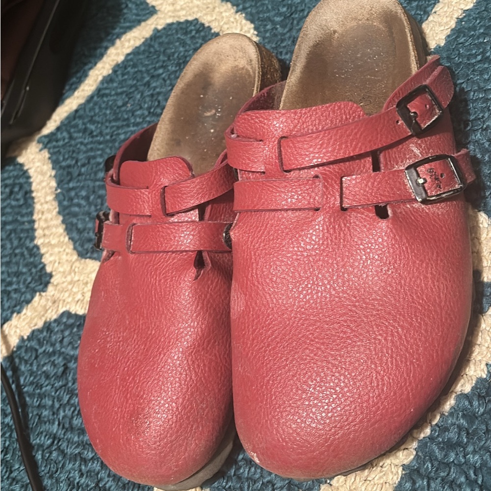 Birkis Birkenstock Red Slip On Closed Toe Camden Clog Sandal Size L6 M4